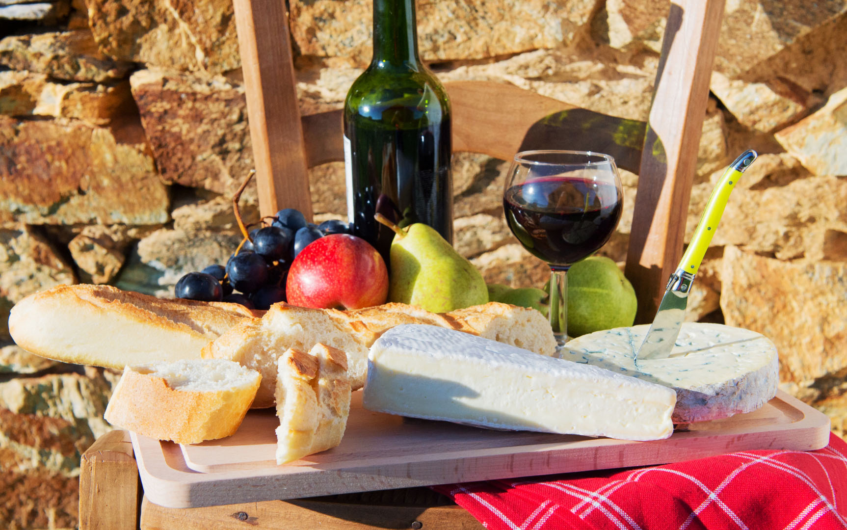 Formaggio vino francese